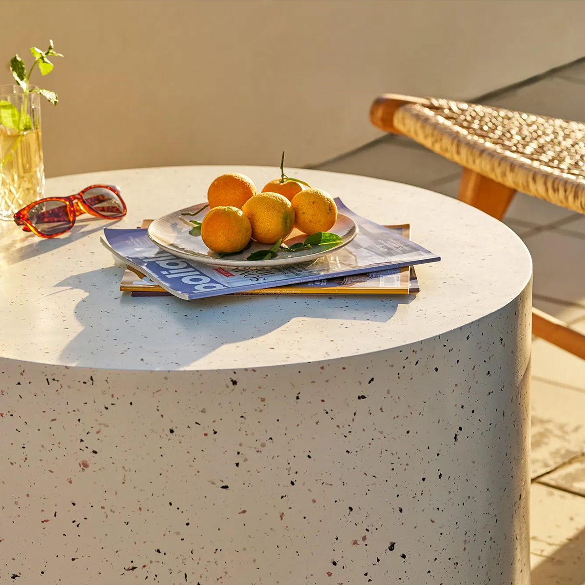 handige ronde bijzettafel Boan - fiberclay - gebroken wit