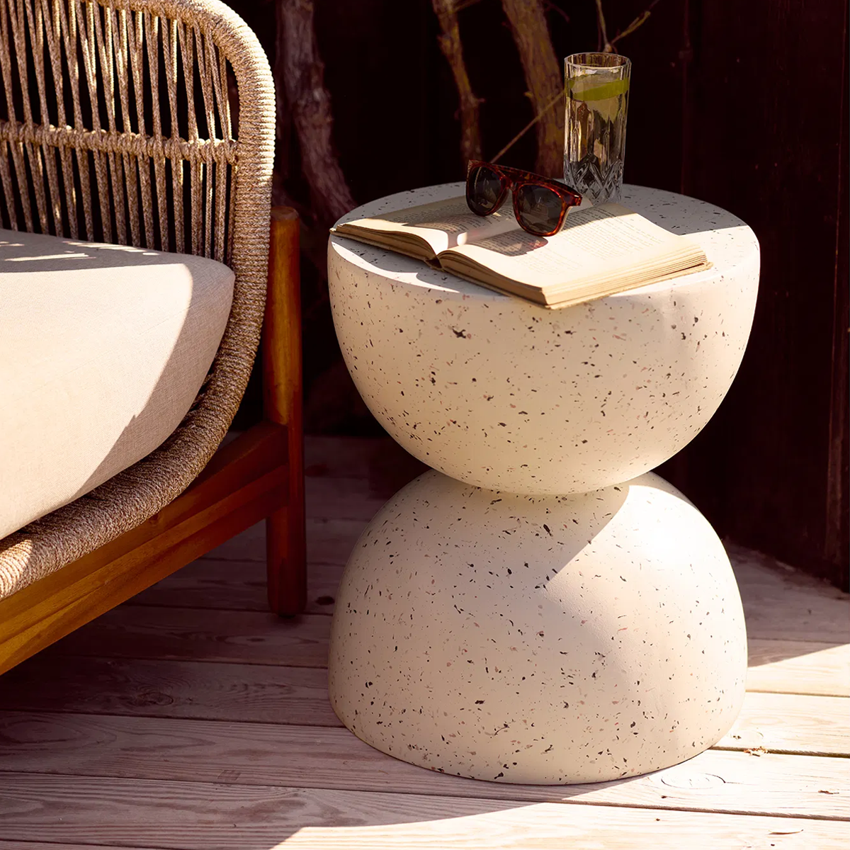 Bona fiberclay bijzettafel gebroken wit -  Ø40 crème - terazzo - tuin - terras