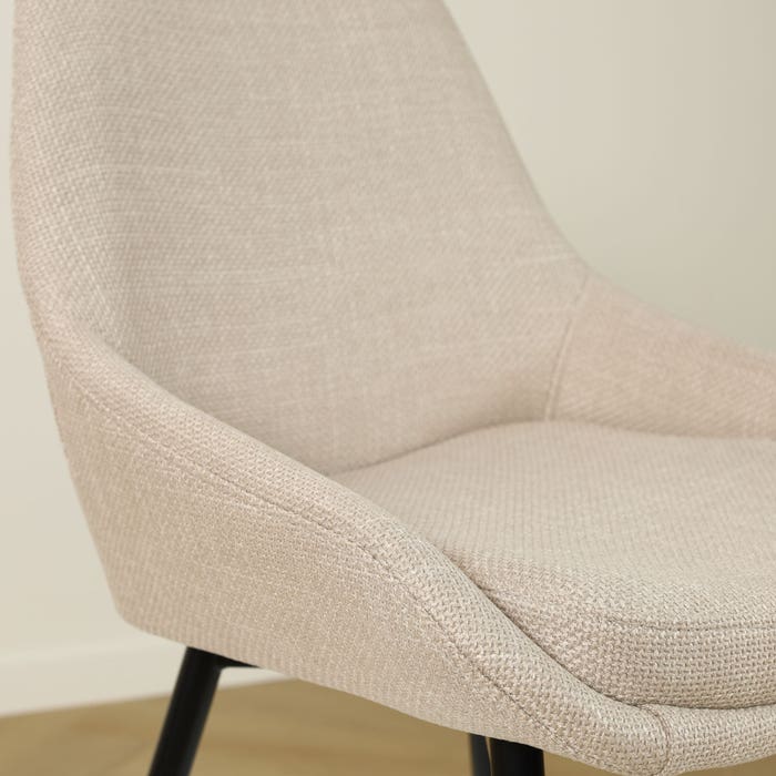 design eetkamerstoel beige stoffen zitting - zwart metalen onderstel Elma