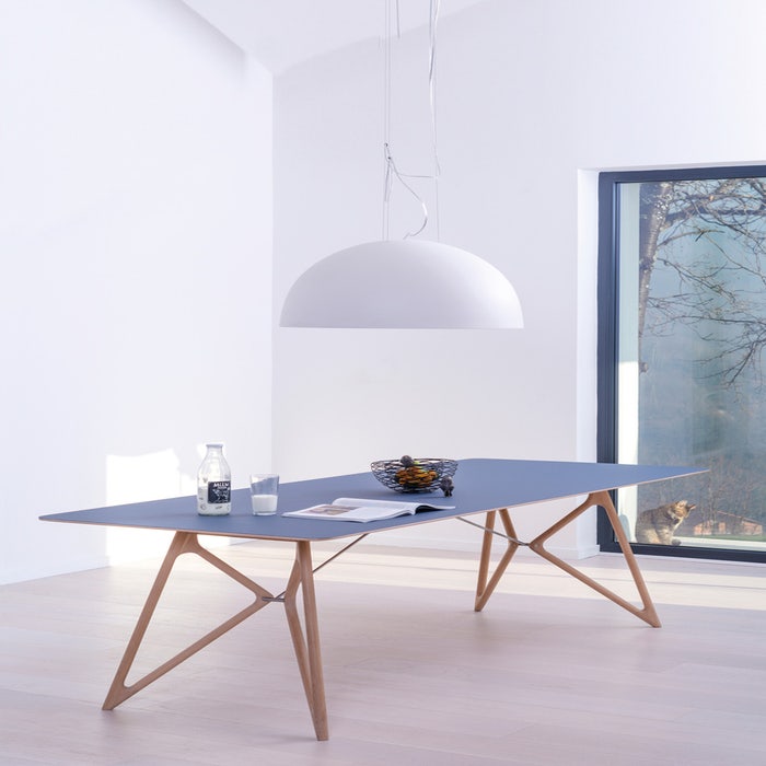 Tink table houten eettafel whitewash - met linoleum tafelblad smokey blue - 240 x 90 cm - tafel - eetkamertafel - 6 persoons - 8 persoons - massief eiken - rechthoekig - scandinavisch - licht eiken - linoleum tafelblad - blauw