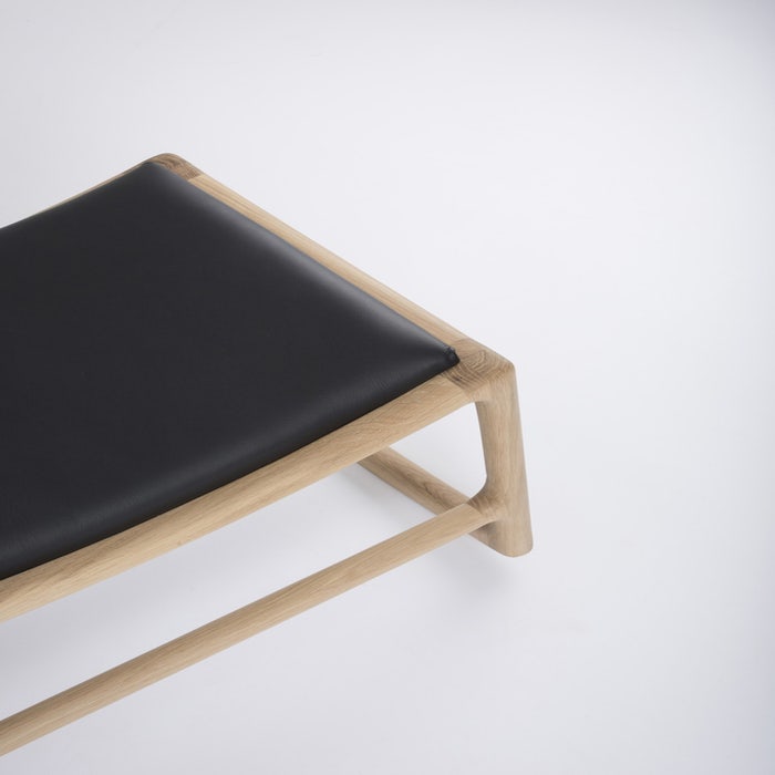 Dedo footstool - whitewash voetenbank met dakar leather black  - leren - zwart - fauteuil - laag - design - binnen - dakar leather