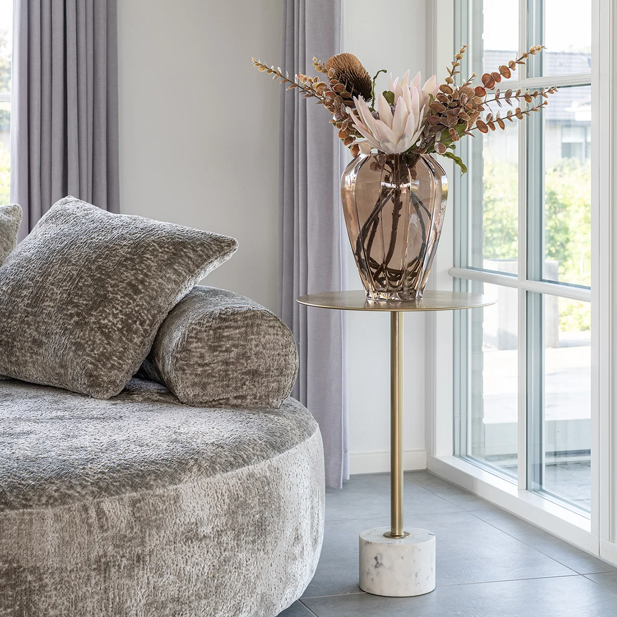 Manon ronde bijzettafel goud - Ø 41 cm - bijzettafeltje - marmer - bank - naast bank - binnen - moderne