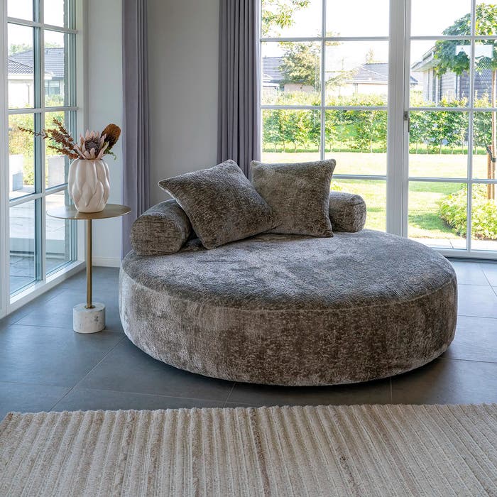 Annabel ronde loveseat fauteuil taupe - daybed - chaise longue - binnen - woonkamer - chenille