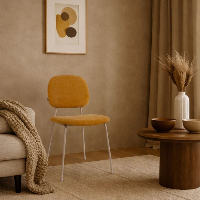 Jasmijn eetkamerstoel warm oker - grijsbeige onderstel - stoffen - modern - japandi - comfortabel