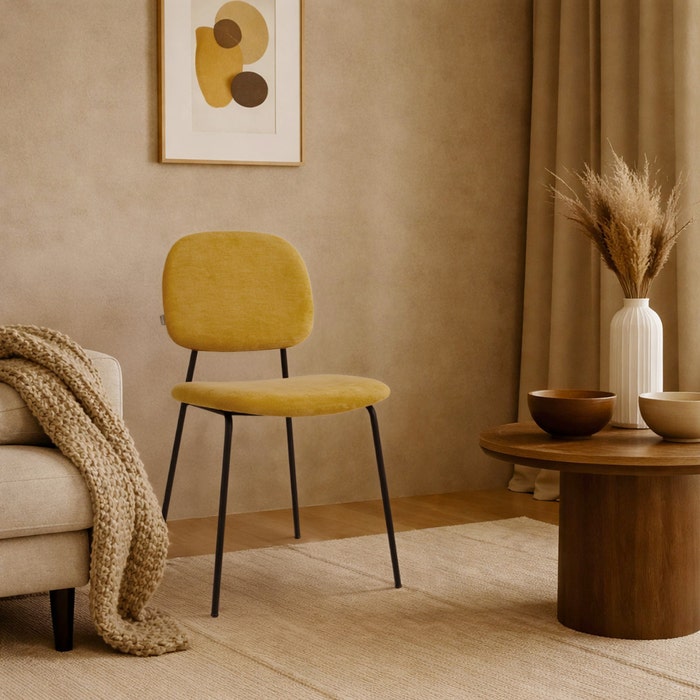 Jasmijn eetkamerstoel warm oker - zwart onderstel scandinavisch - bekleed