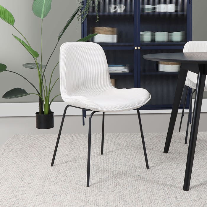 Nora-Fé eetkamerstoel rib crème - zwart onderstel - set van 2 stof - modern - crème - ribstof - zwarte poten - corduroy - set van 2 - elegant