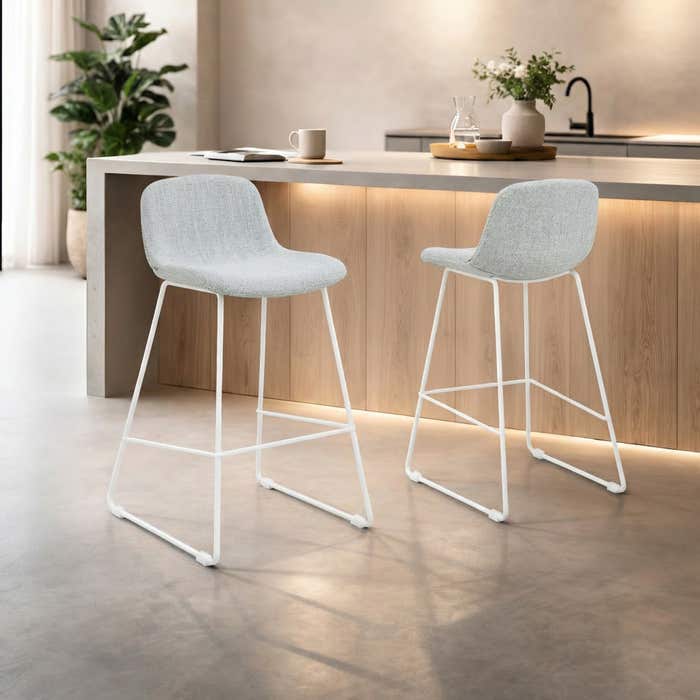 Nino-Mats barkruk grijs melange - wit onderstel - 65 cm - keukenblad - kookeiland - japandi - scandinavisch - gestoffeerd