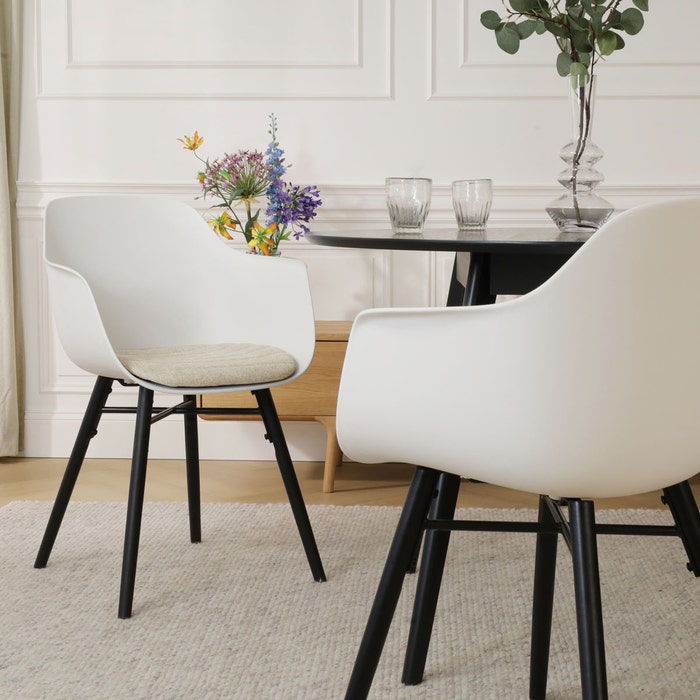 Nena-Liz eetkamerstoel wit met naturelbeige zitkussen - zwart houten onderstel - rugleuning - kunststof - vergaderstoel - scandinavisch - japandi - comfortabel