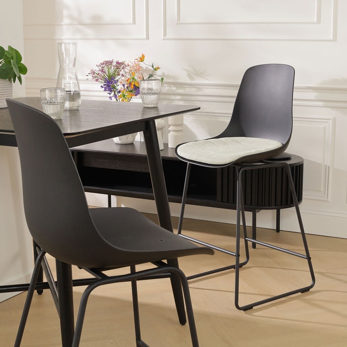 Nino-Liv barkruk zwart met naturelbeige zitkussen - zwart onderstel - 65 cm - comfortabel - japandi - keukenblad - modern - kunststof - scandinavisch