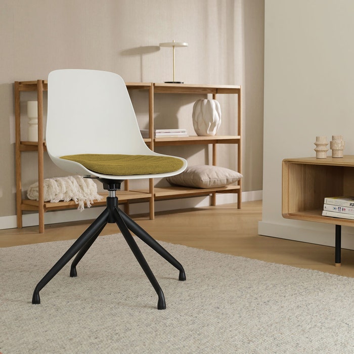 Nola-Liv draaibare eetkamerstoel wit met mosgroen zitkussen - zwart onderstel - kunststof - japandi - scandinavisch -modern