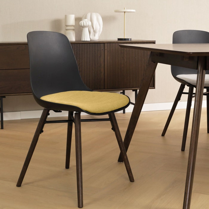 Nena-Liv eetkamerstoel zwart met warm oker zitkussen - walnoot houten onderstel 