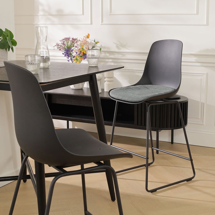 Nino-Liv barkruk zwart met zeegrijs zitkussen - zwart onderstel - 65 cm - keukenblad -kookeiland - japandi - scandinavisch - kunststof