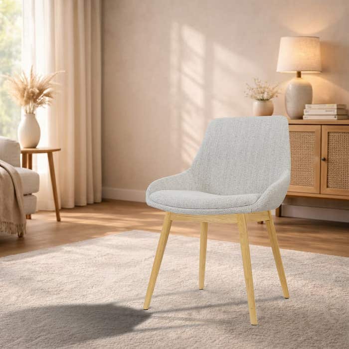 Nio-Isa eetkamerstoel beige gemêleerd - houten onderstel - japandi - stijlvol - stoffen zitting