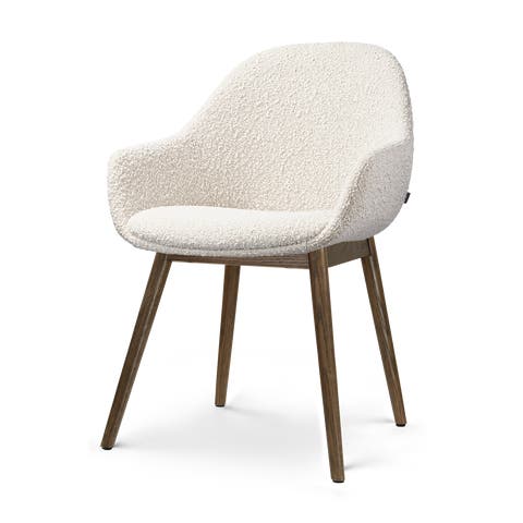 Nio-Mae eetkamerstoel bouclé beige - walnoot houten onderstel