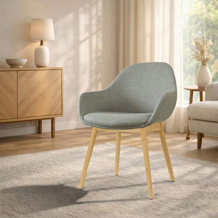 Nio-Mae eetkamerstoel saliegroen - houten onderstel - scandinavisch - armstoel - stoffen - comfortabel