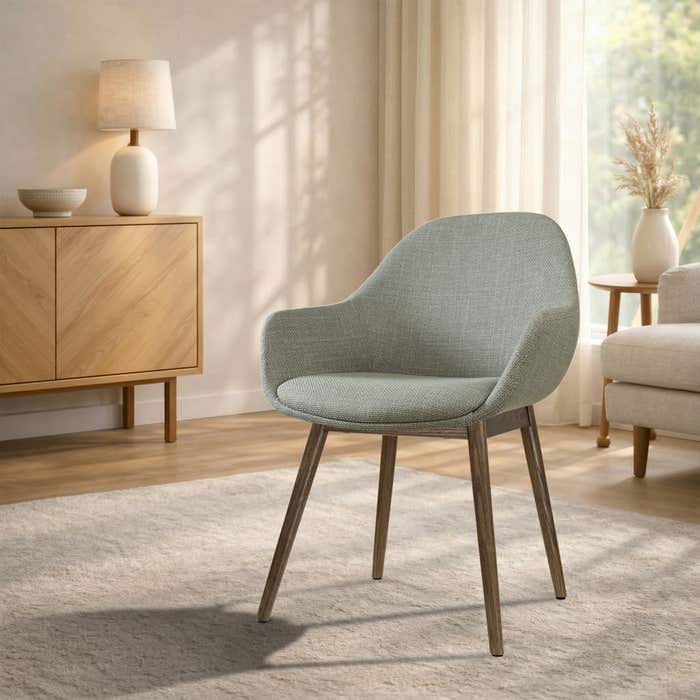 Nio-Mae eetkamerstoel saliegroen - walnoot houten onderstel - scandinavisch - comfortabel - stoffen zitting