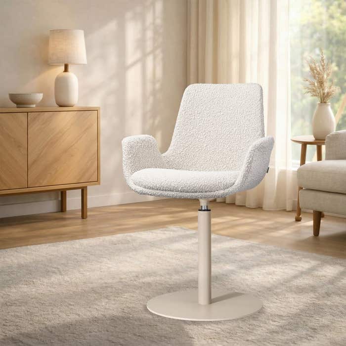 Niva-Eef draaibare tulp eetkamerstoel bouclé beige - beige onderstel - armleuning - japandi - comfortabel