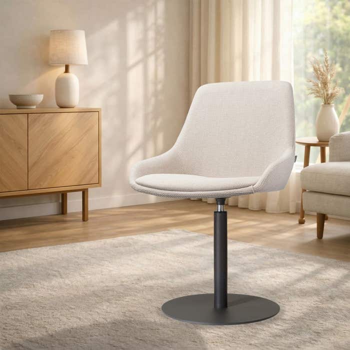 Niva-Isa draaibare tulp eetkamerstoel beige - mat zwart onderstel - stoffen - scandinavisch - comfortabel