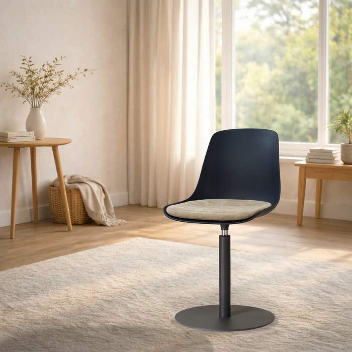 Niva-Liv draaibare tulp eetkamerstoel zwart met nougatbruin zitkussen - mat zwart onderstel - kunststof - modern - comfortabel