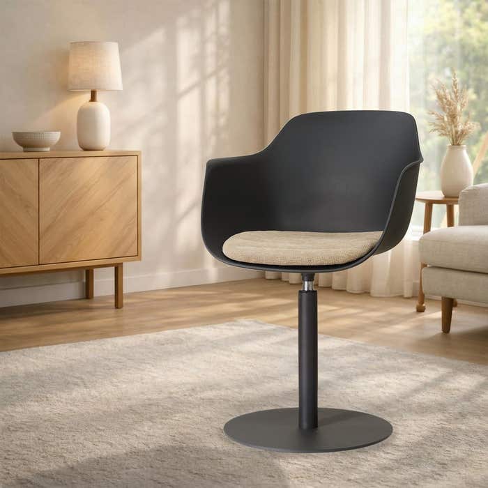 Niva-Liz draaibare tulp eetkamerstoel zwart met nougatbruin zitkussen - mat zwart onderstel - armleuning - comfortabel - scandinavisch