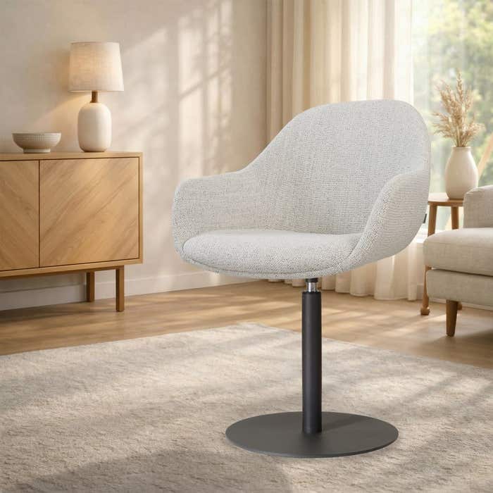 Niva-Mae draaibare tulp eetkamerstoel beige gemêleerd - mat zwart onderstel - stoffen - scandinavisch - comfortabel