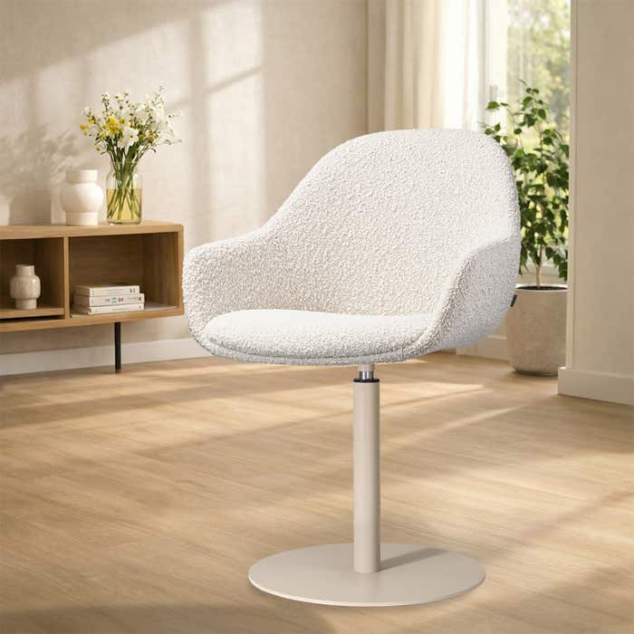 Niva-Mae draaibare tulp eetkamerstoel bouclé beige - beige onderstel - armleuning - japandi - comfortabel