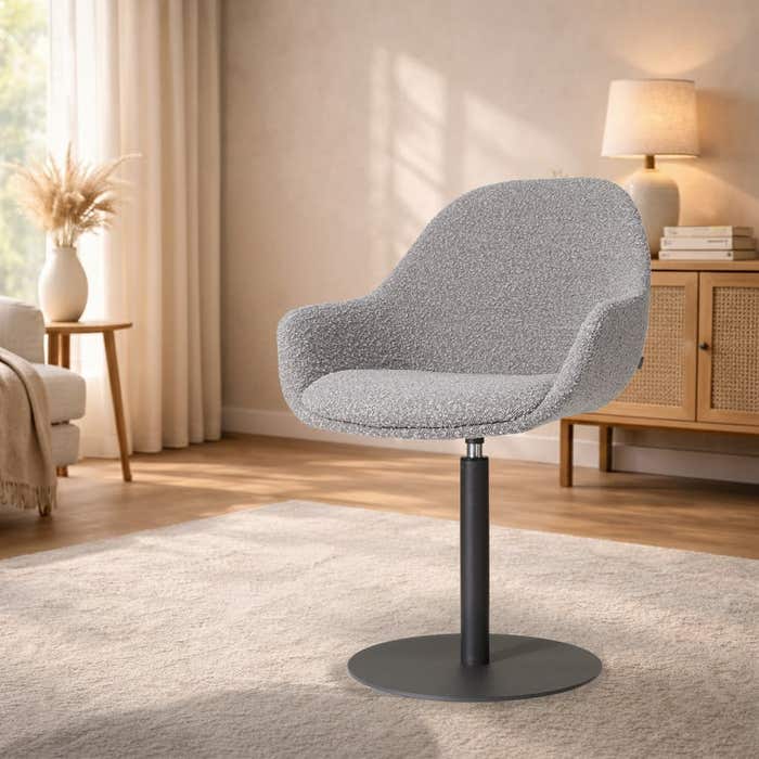 Niva-Mae draaibare tulp eetkamerstoel bouclé taupe - mat zwart onderstel - comfortabel - armstoel - japandi