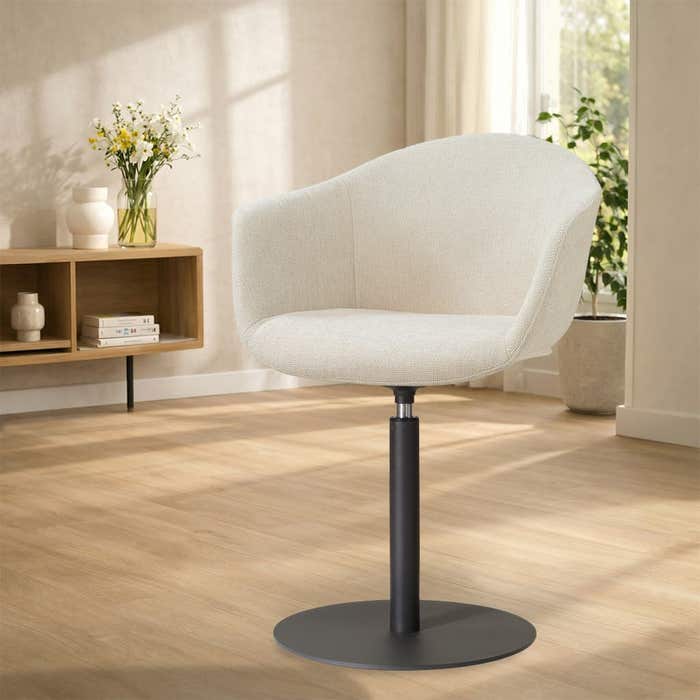 Niva-Otis draaibare tulp eetkamerstoel cottonbeige - mat zwart onderstel - armstoel - japandi - comfortabel