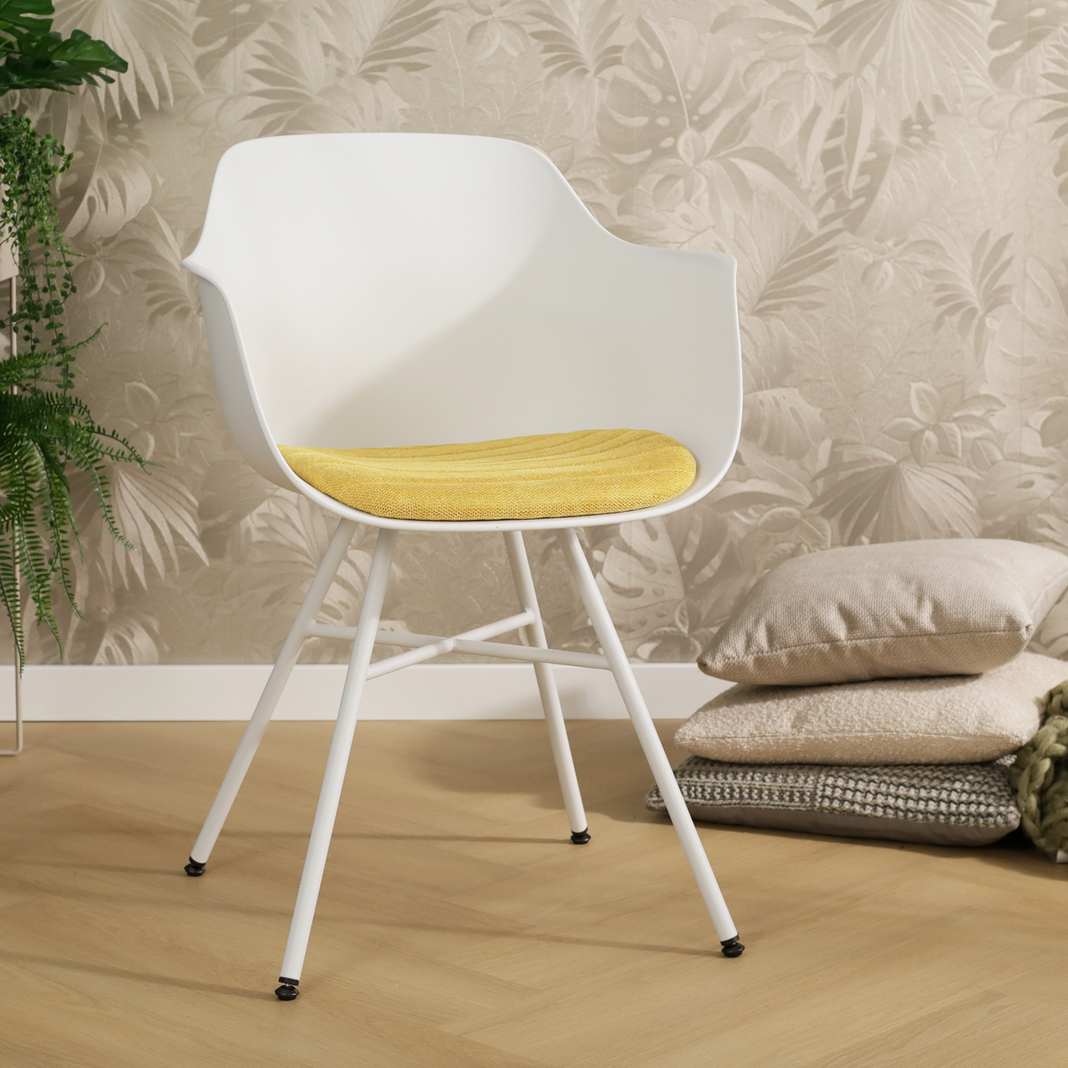 Noa-Liz eetkamerstoel wit met warm oker zitkussen - wit onderstel 