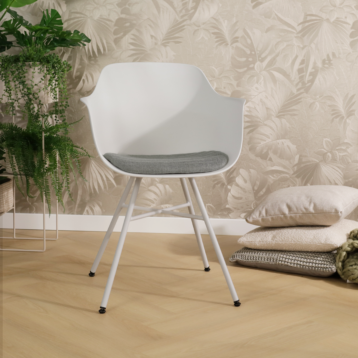 Noa-Liz eetkamerstoel wit met zeegrijs zitkussen - wit onderstel - kunststof - comfortabel - scandinavisch -modern