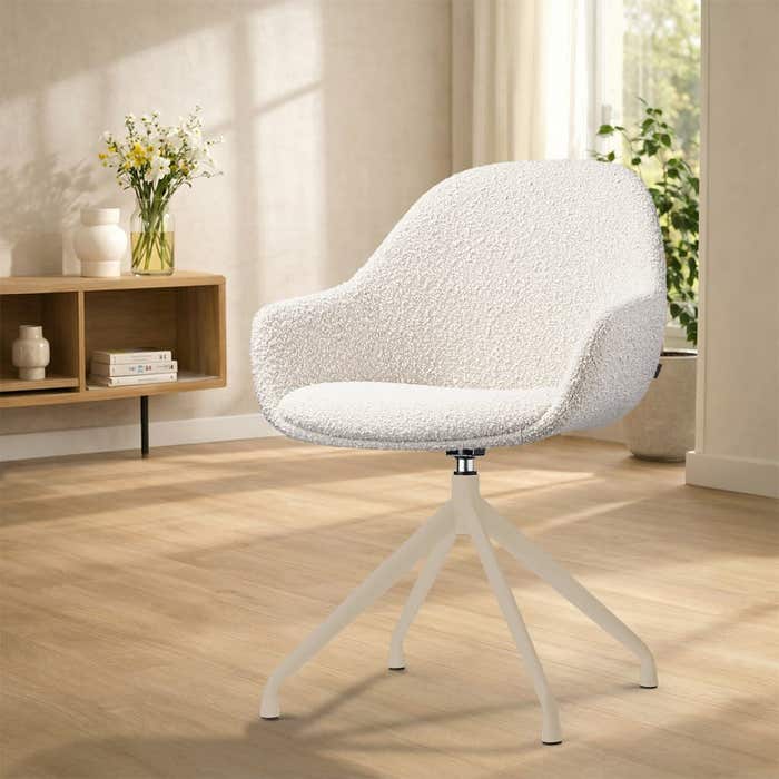 Nola-Mae draaibare eetkamerstoel bouclé beige - beige onderstel - stoffen - armleuning - comfortabel - modern