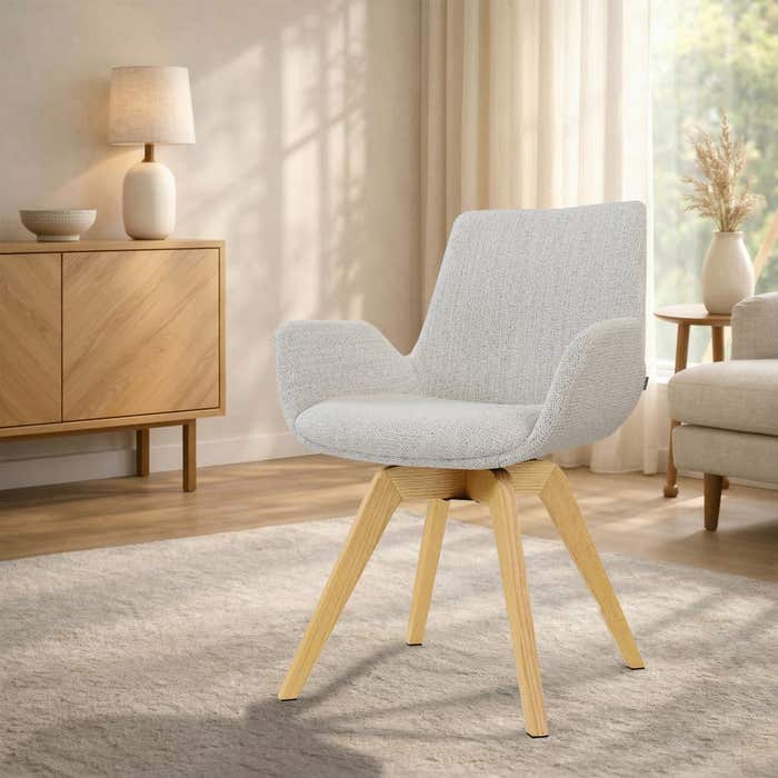 Noor-Eef draaibare eetkamerstoel beige gemêleerd - houten onderstel - armstoel - comfortabele zitting - scandinavisch