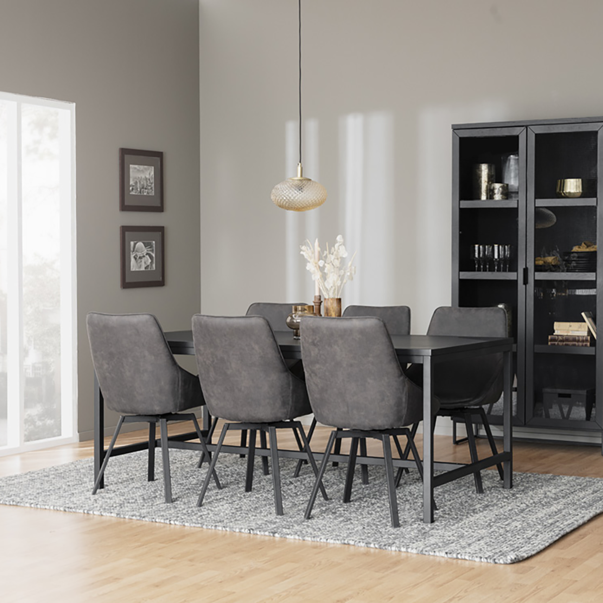 Everett houten vitrinekast zwart - 95 x 195 cm - opbergkast - buffetkast