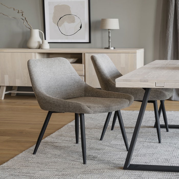 Sierra eetkamerstoel donker beige - eettafelstoel - bruin - stof - scandinavisch - modern - comfortabele - zwarte poten