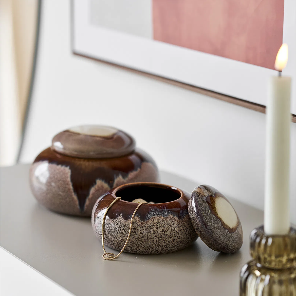 stijlvolle boekenplank metaal Riana in een greige kleur