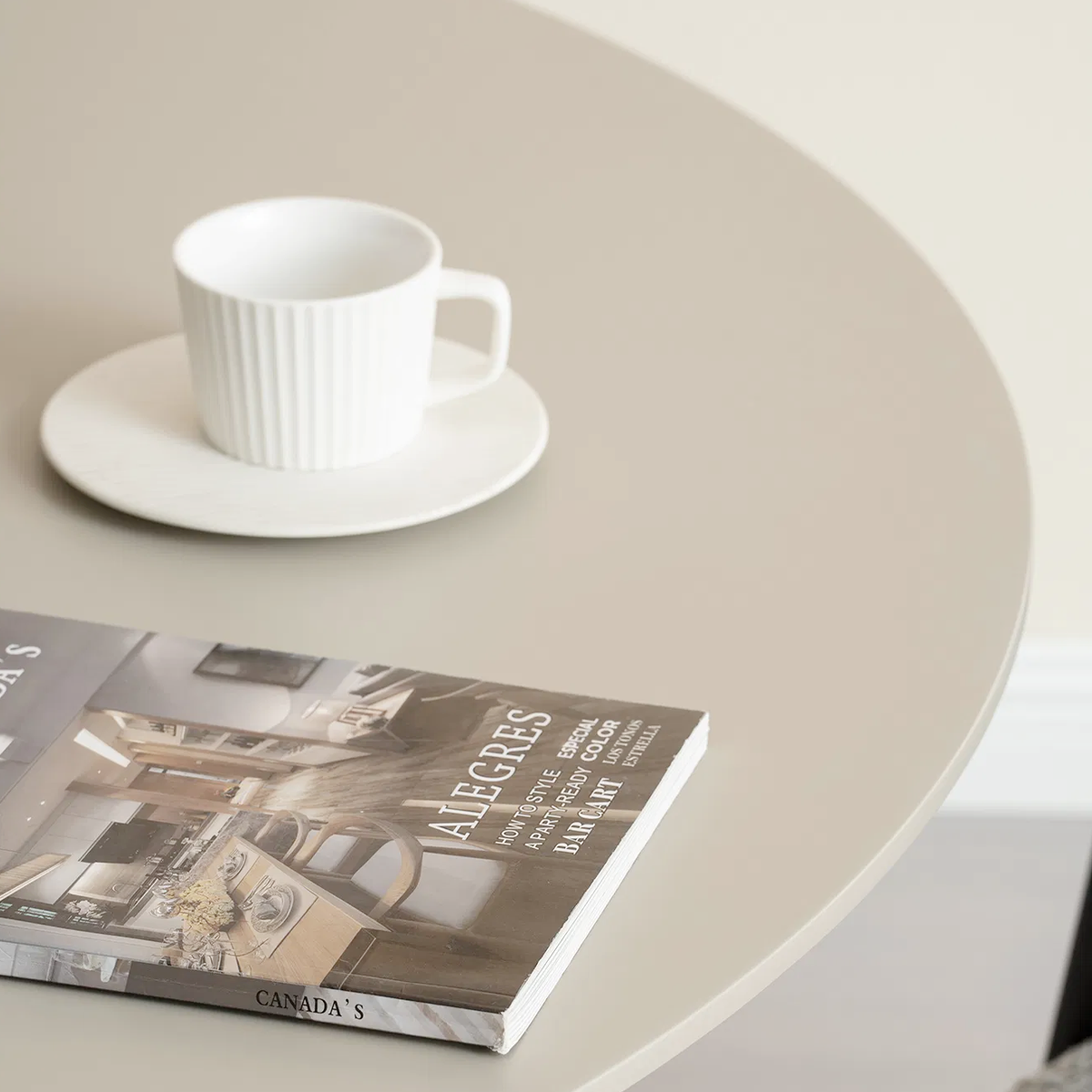 Richie houten eettafel beige - metalen onderstel - Ø120 cm zand - tulpvoet