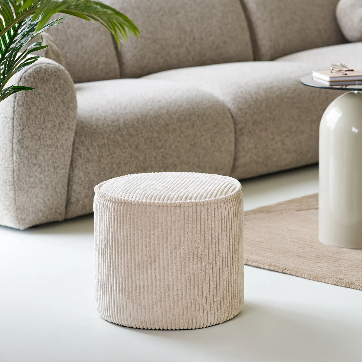 Talia ribstof poef beige - Ø40  zand - corduroy - voetenbank
