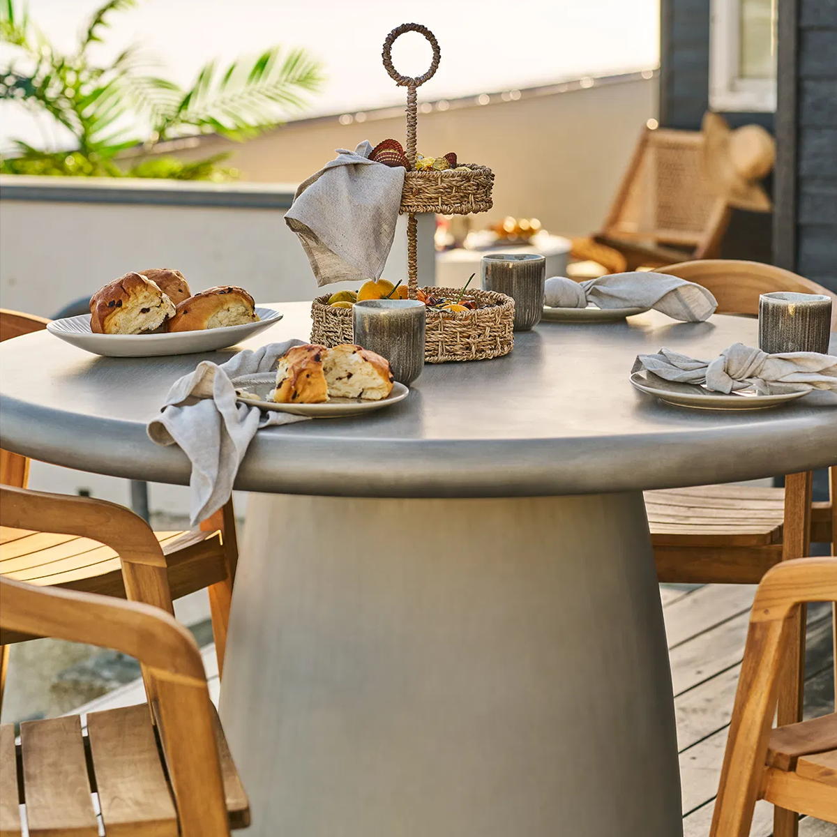 mooie eettafel van fiberclay grijs - Ø120 x 75 cm Tycho