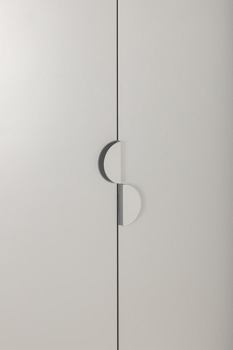 HUBO België WL - Special_stockage_2023 - Keter Linear kast hoog 68x173x39 cm HUBO België WL - Special_stockage_2023 - Keter Linear kast hoog 68x173x39 cm