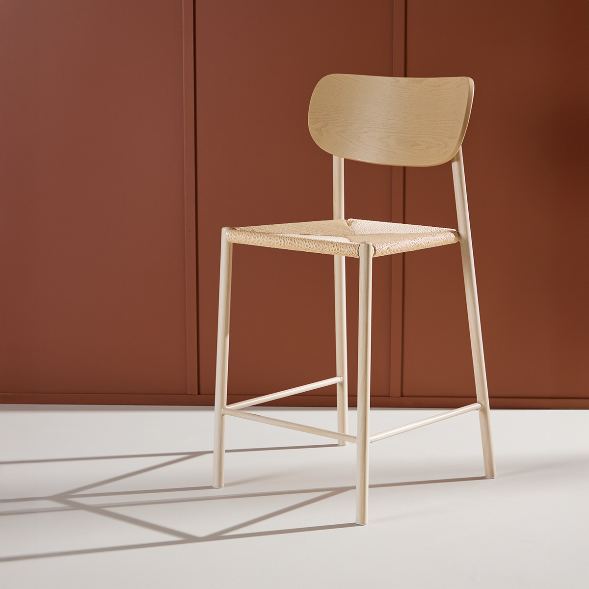 Rian barkruk met rotan zitting beige - 67 cm - kookeiland - keuken - landelijk - met rugleuning