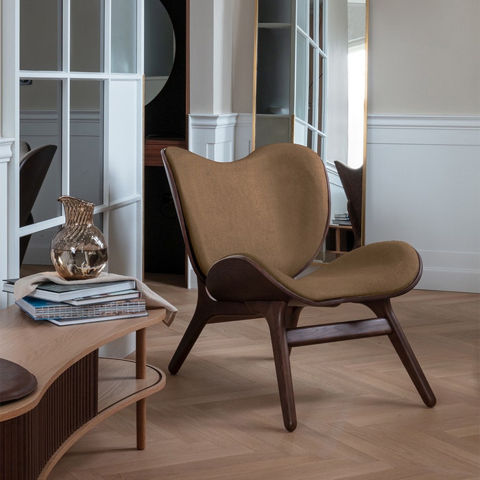 A Conversation Piece houten fauteuil donker eiken - Sugar Brown - design - fauteuil - stof - houten - lounge - scandinavisch - eiken