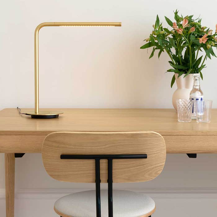 Omni Table tafellamp brushed brass - bureaulamp - goud - design - klein - modern - led - dimbaar - metaal