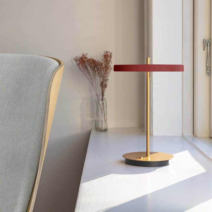 Asteria Move tafellamp ruby red - Ø 20 x 31 cm - bureaulamp - batterij - oplaadbare - draadloze - design - klein - modern - led - dimbaar - zonder snoer - metaal - snoerloos