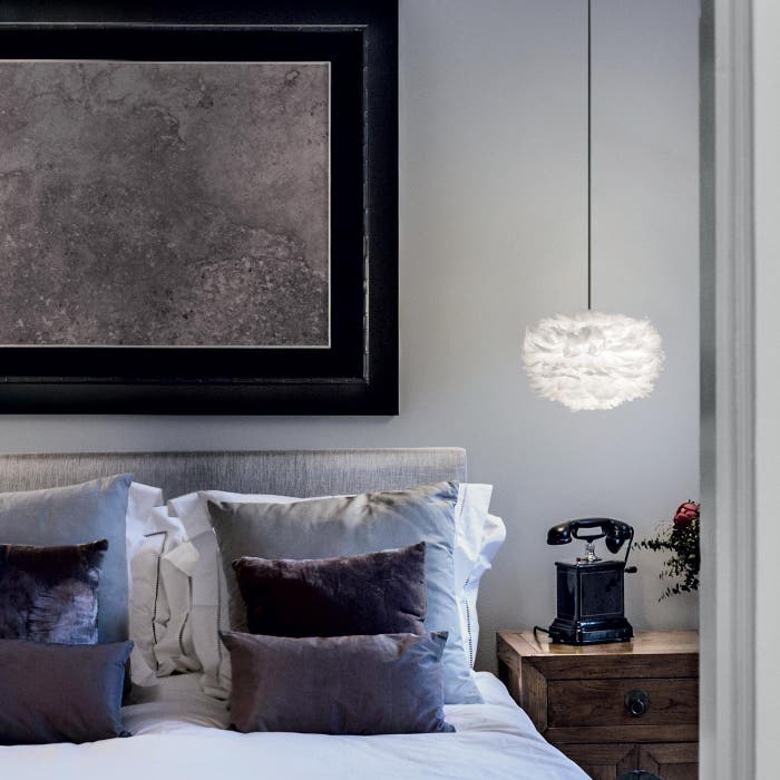 Eos Mini hanglamp white - met koordset zwart - Ø 35 cm - witte - verenlamp