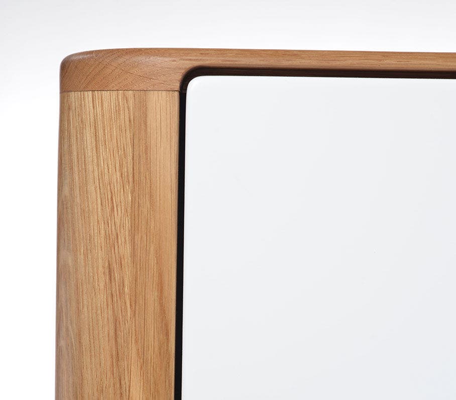 enaga Ena cabinet eikenhouten kast naturel met witte fronts | Gewoonstijl