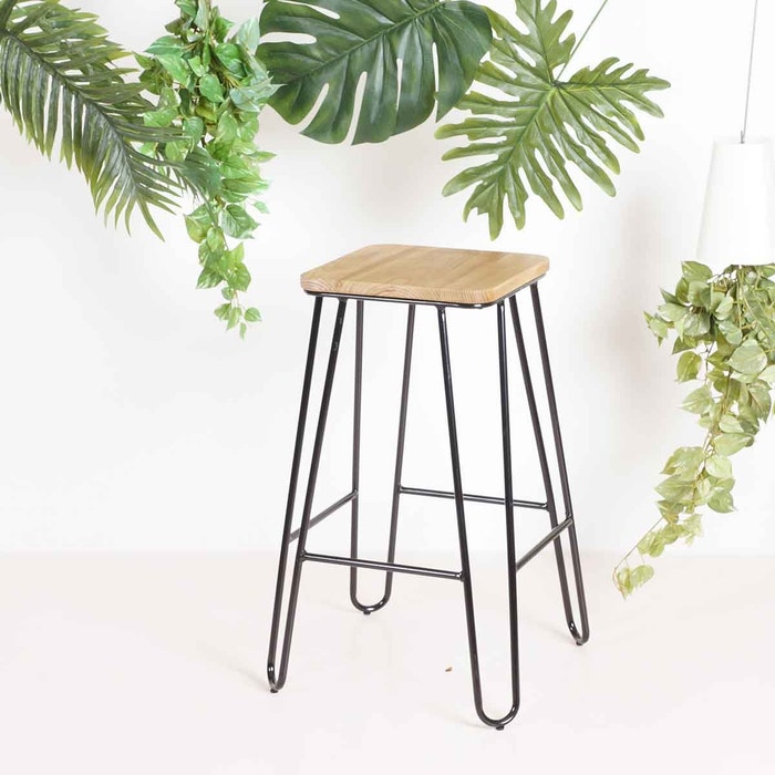 Wire metalen barkruk zwart - met houten zitting - 65 cm - industrieel