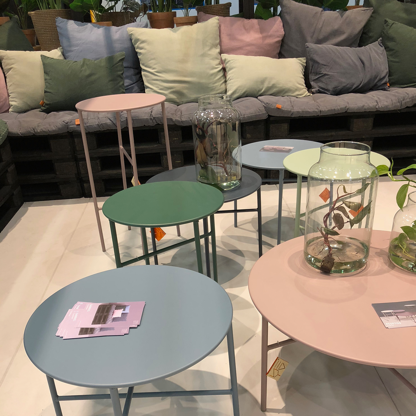 Mila metalen tuin bijzettafel roze - Ø 70 cm - ronde - terras tafel - buiten