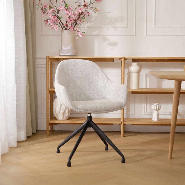 Nola-Mae draaibare eetkamerstoel beige gemêleerd - zwart onderstel met armleuning - design - stof - scandinavisch - japandi - luxe - armstoel - comfortabele - crème