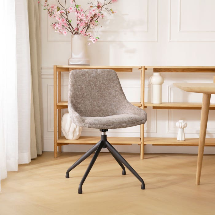 Nola-Isa draaibare eetkamerstoel bruin - zwart onderstel design - scandinavisch - stoffen stoel - zonder armleuning - zwarte poten - lichtbruin