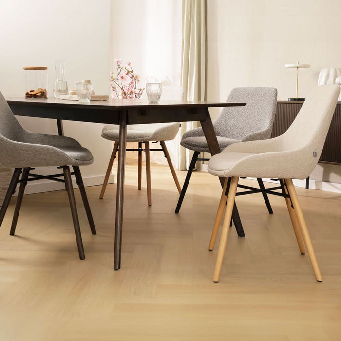 design eetkamerstoel beige - zwart houten onderstel Nena-Isa